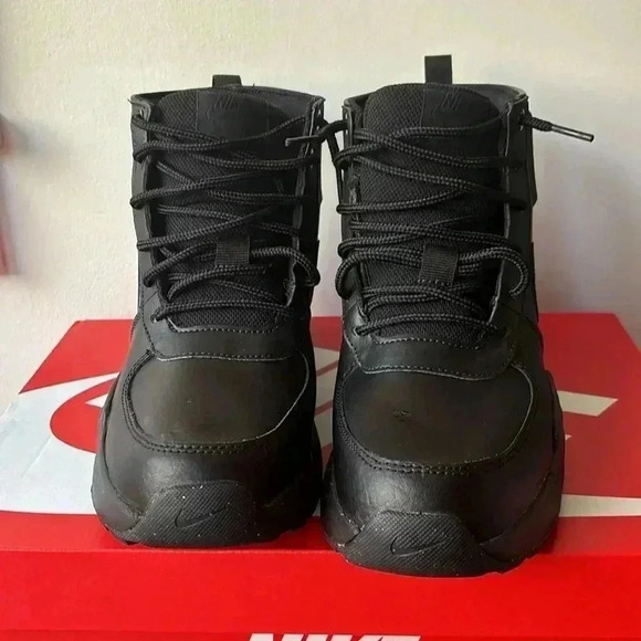 Nike | Black Air max goaterra boot 2.0 Kids 7Y / Women’s 8.5/9 Men 6.5/7 - Picture 5 of 11
